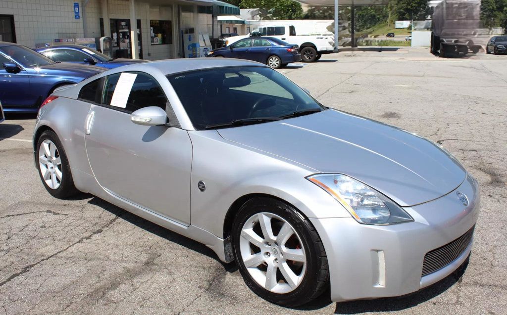 2004 Nissan 350Z Touring photo 2