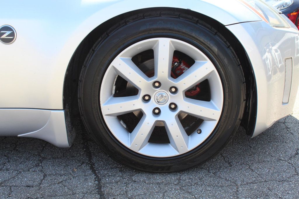 2004 Nissan 350Z Touring photo 20