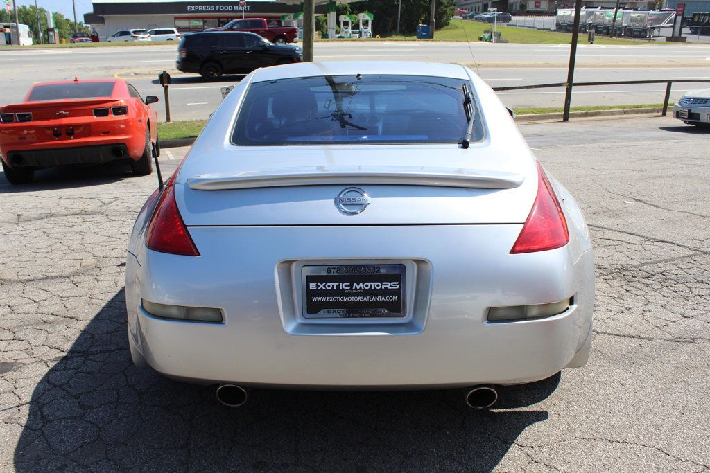 2004 Nissan 350Z Touring photo 9