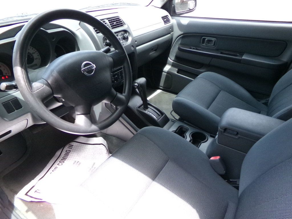 2004 Nissan Frontier 2WD XE Crew Cab V6 Automatic Std Bed - 23018174 - 7