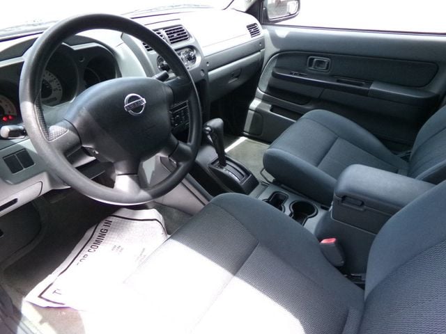 2004 Nissan Frontier 2WD XE Crew Cab V6 Automatic Std Bed - 23018174 - 7