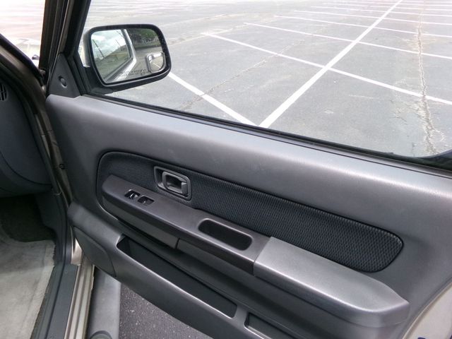2004 Nissan Frontier 2WD XE Crew Cab V6 Automatic Std Bed - 23018174 - 8