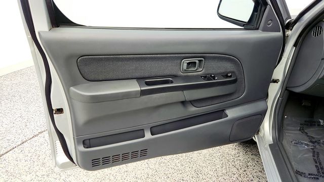 2004 Nissan Frontier 2WD XE King Cab I4 Automatic w/ Value Truck Package - 23012273 - 9