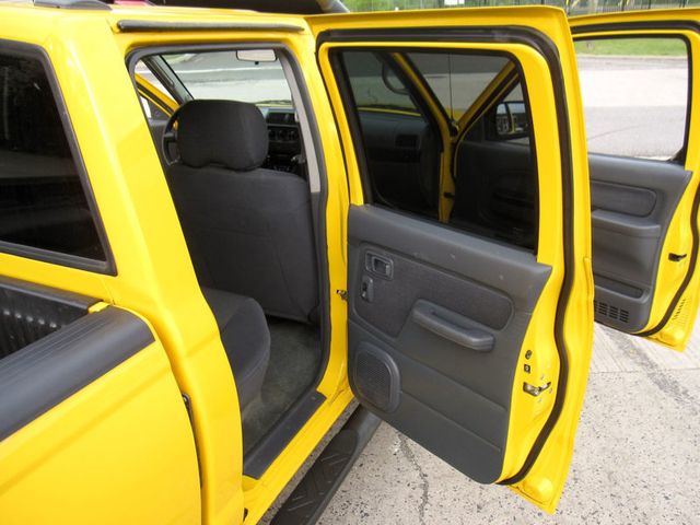 2004 Nissan Frontier 4WD XE Crew Cab V6 Manual Long Bed - 23025046 - 25