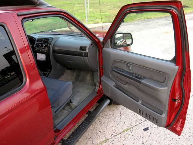 2004 Nissan Frontier 4WD XE Crew Cab V6 Manual Long Bed - 23067320 - 22