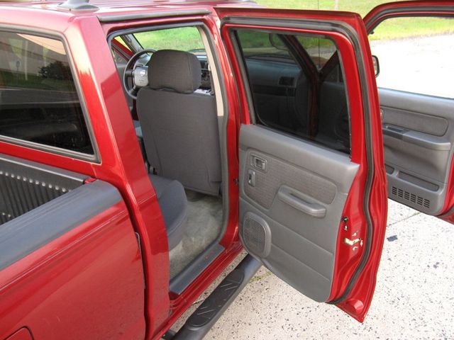 2004 Nissan Frontier 4WD XE Crew Cab V6 Manual Long Bed - 23067320 - 26