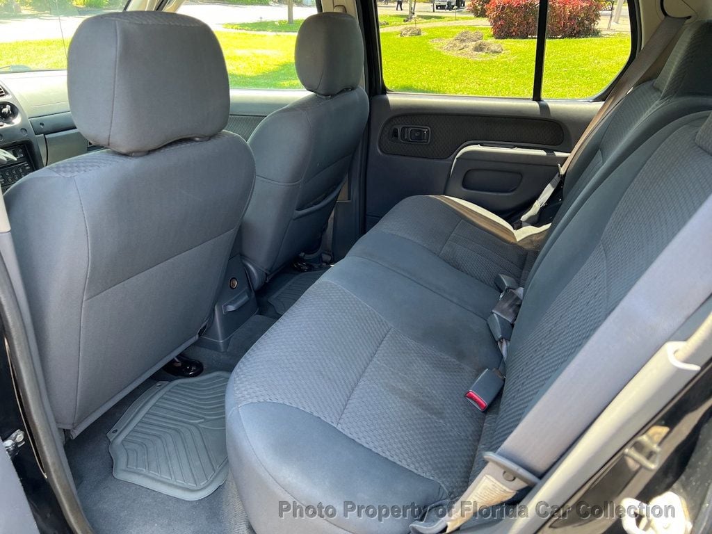 2004 Nissan Xterra SE photo 11