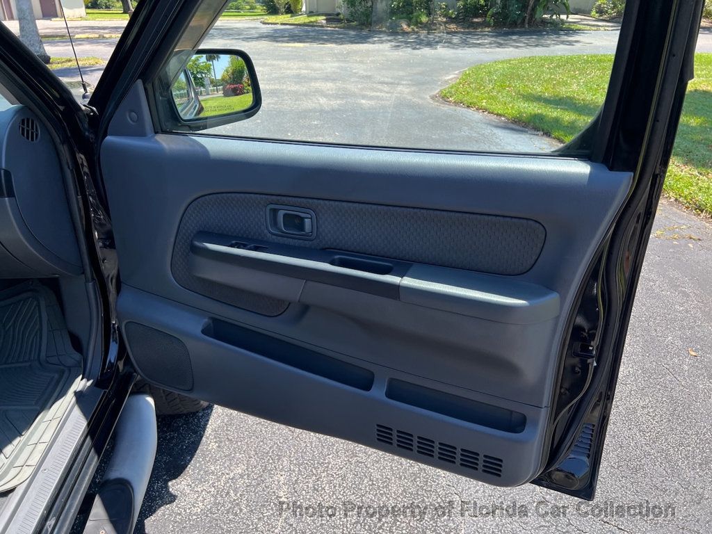 2004 Nissan Xterra SE photo 36
