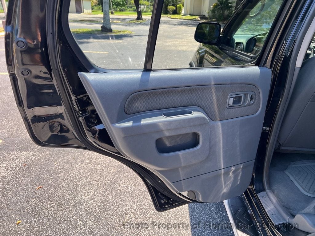 2004 Nissan Xterra SE photo 37