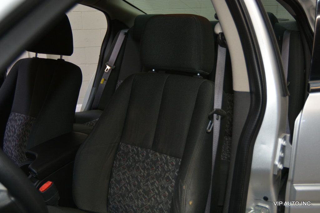 2004 Pontiac Grand Prix 4dr Sedan GT1 - 23002160 - 12