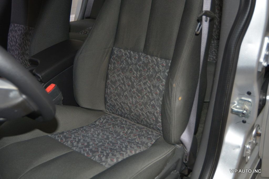 2004 Pontiac Grand Prix 4dr Sedan GT1 - 23002160 - 14