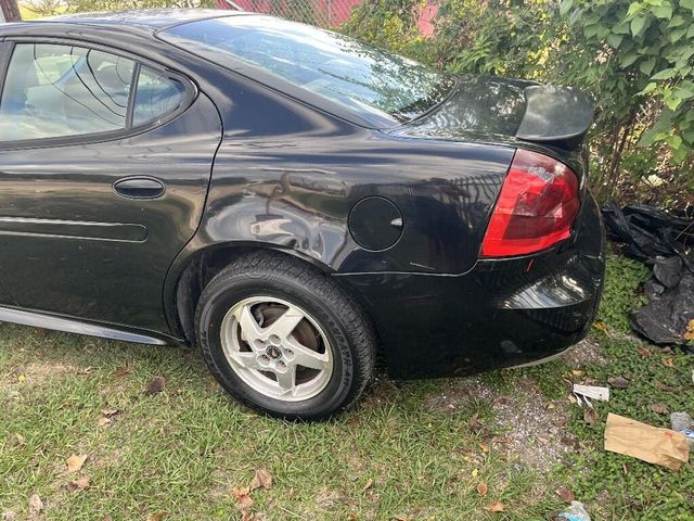2004 Pontiac Grand Prix 4dr Sedan GT2 - 22224984 - 1