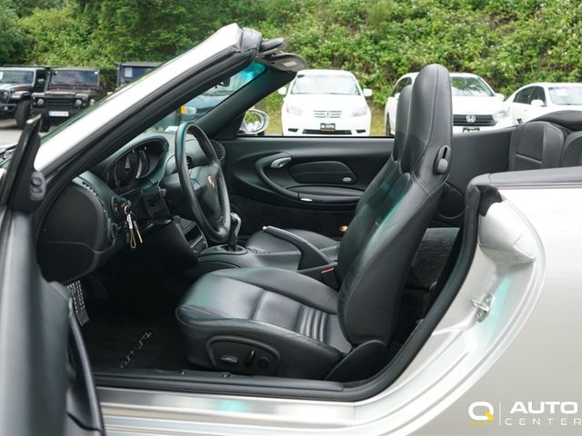 2004 Porsche 911  - 23041367 - 16