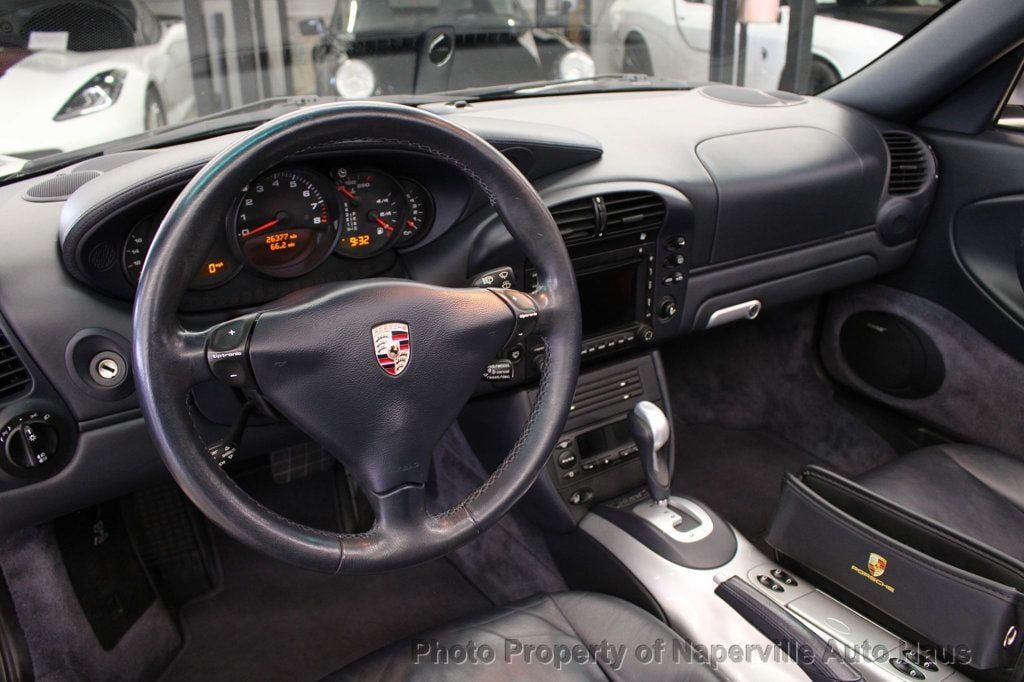 2004 PORSCHE 911 - Image 19