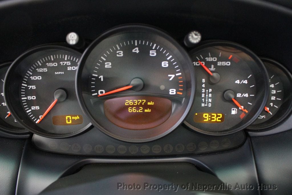 2004 PORSCHE 911 - Image 21