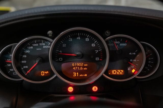 2004 Porsche 911 2dr Coupe 40th Ann Carrera 6-Speed Manual - 22987719 - 9