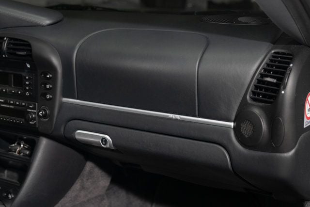 2004 Porsche 911 2dr Coupe 40th Ann Carrera 6-Speed Manual - 22987719 - 11