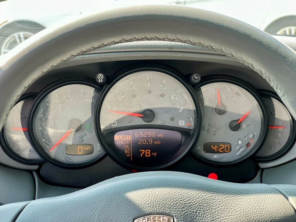 2004 Porsche 911 4S photo 14