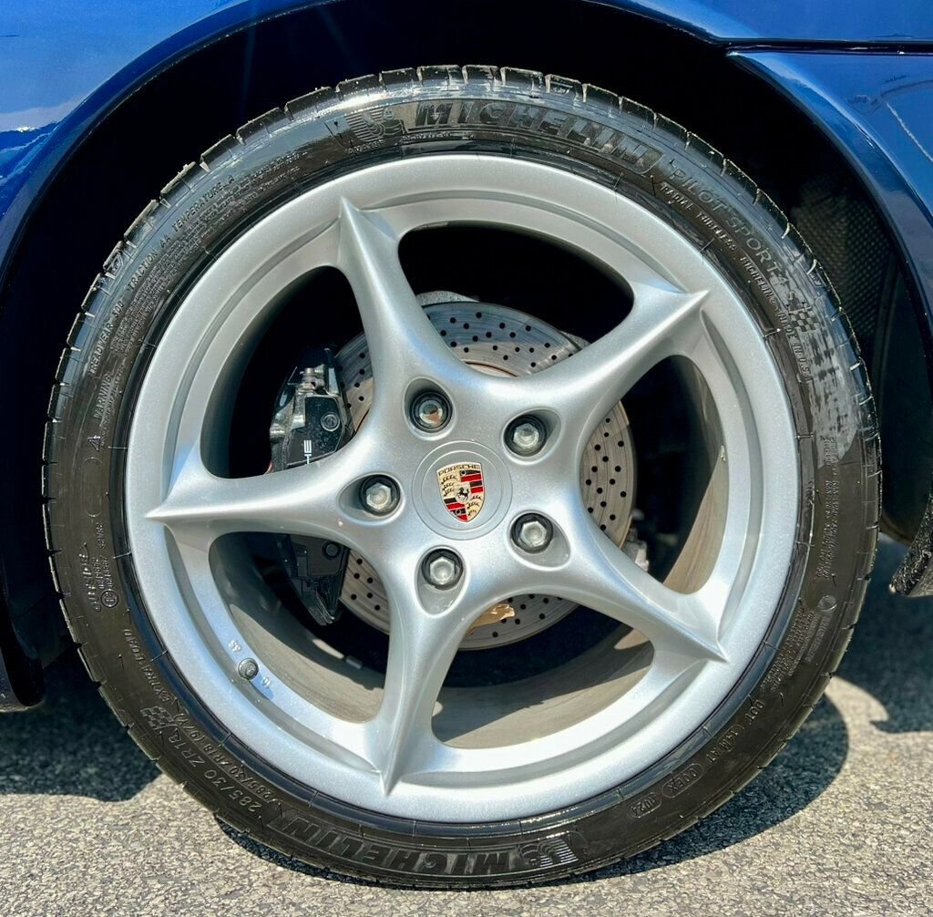 2004 Porsche 911 4S photo 17