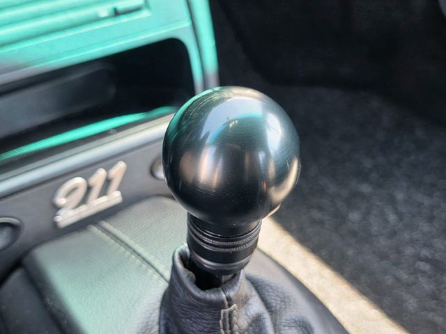 2004 Porsche 911 Carrera - 22921437 - 30