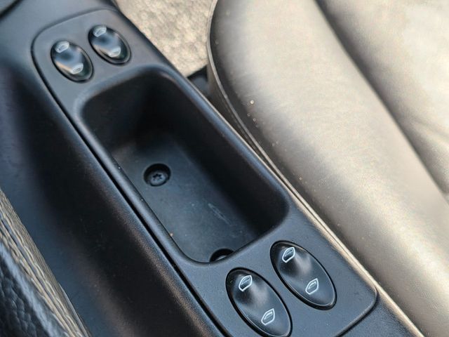 2004 Porsche 911 Carrera - 22921437 - 32