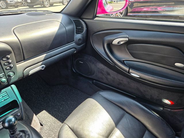 2004 Porsche 911 Carrera - 22921437 - 33