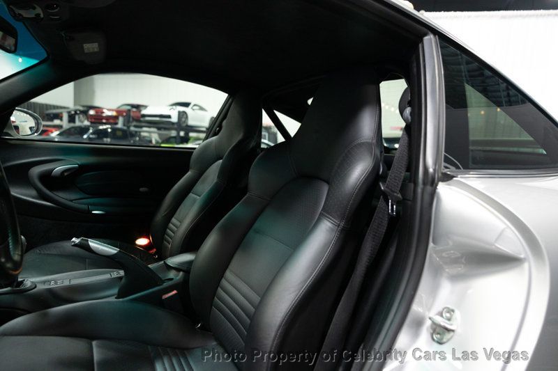 2004 Porsche 911 GT3 Coupe photo 19