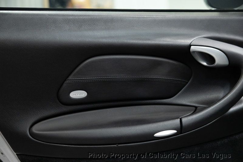 2004 Porsche 911 GT3 Coupe photo 21