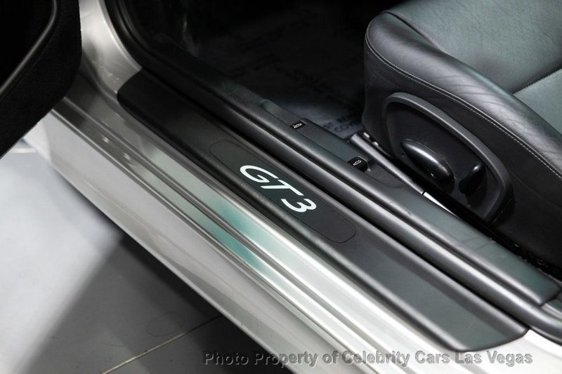 2004 Porsche 911 GT3 Coupe photo 23