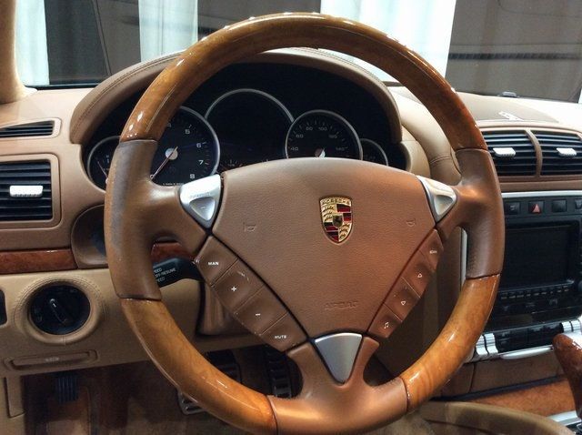 2004 Porsche Cayenne Turbo photo 10