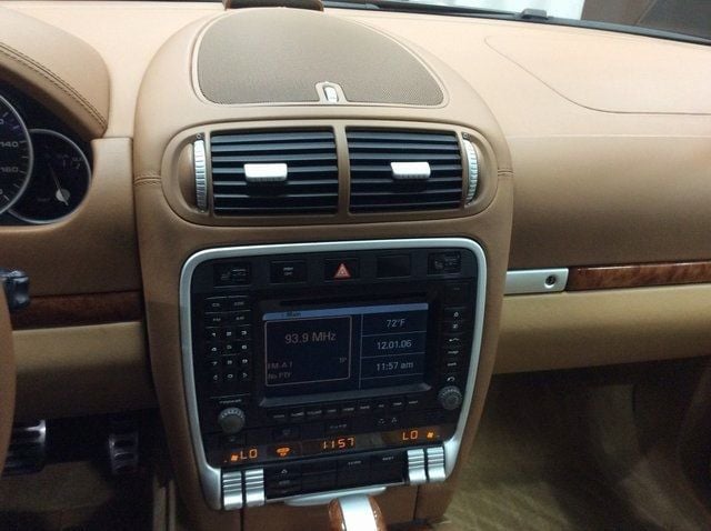 2004 Porsche Cayenne Turbo photo 15