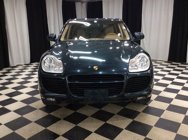 2004 Porsche Cayenne Turbo photo 2