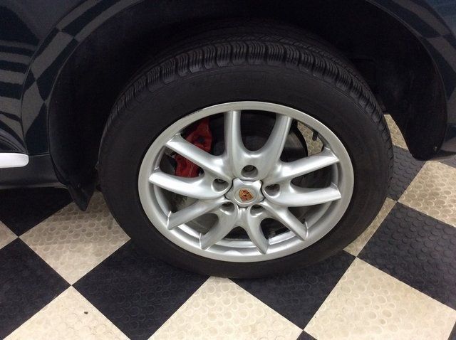 2004 Porsche Cayenne Turbo photo 28