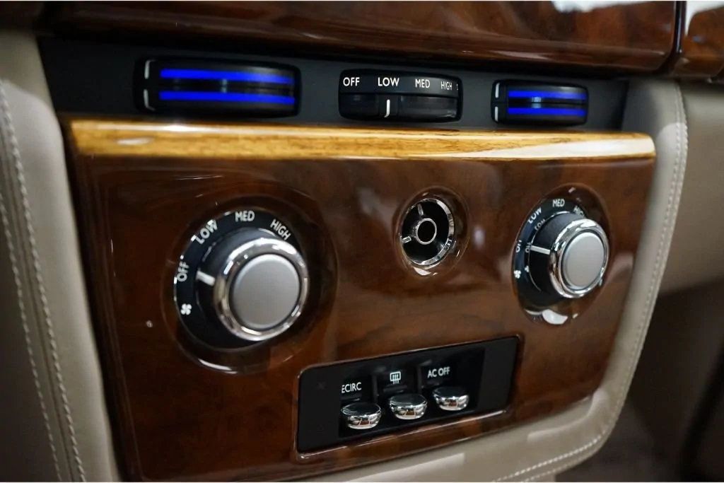 2004 Rolls-Royce Phantom 4dr Sedan - 20160599 - 46