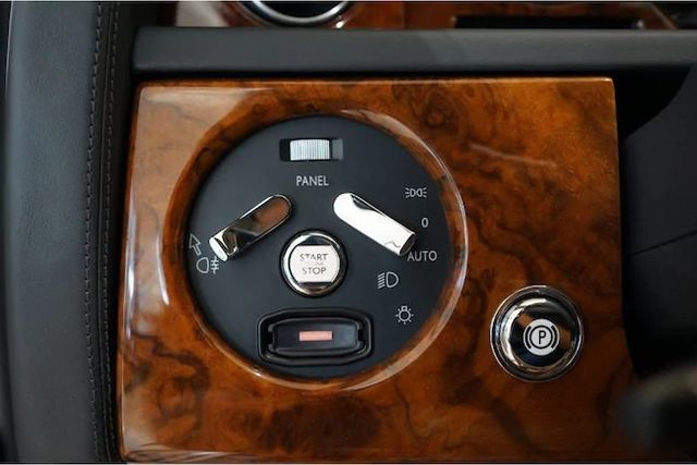 2004 Rolls-Royce Phantom 4dr Sedan - 20160599 - 47