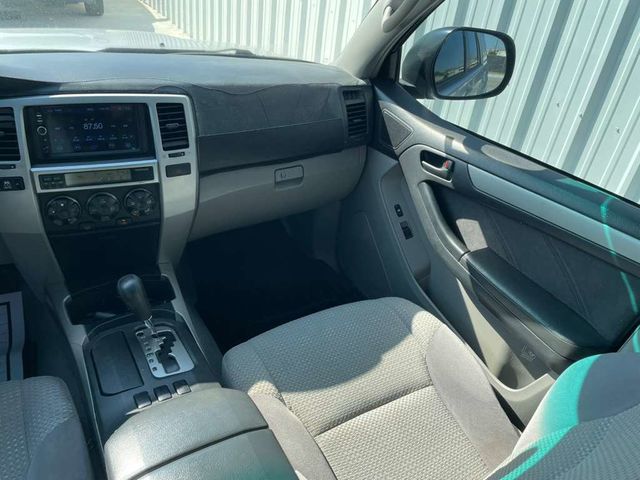 2004 Toyota 4Runner 4dr SR5 V6 Automatic - 22982499 - 10