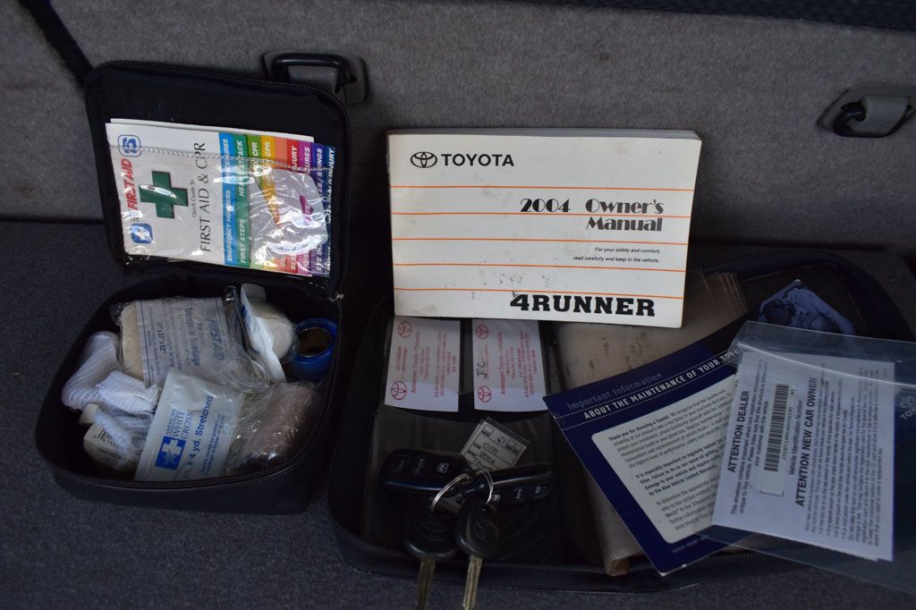 2004 Toyota 4Runner 4dr SR5 V8 Automatic 4WD - 23009054 - 13