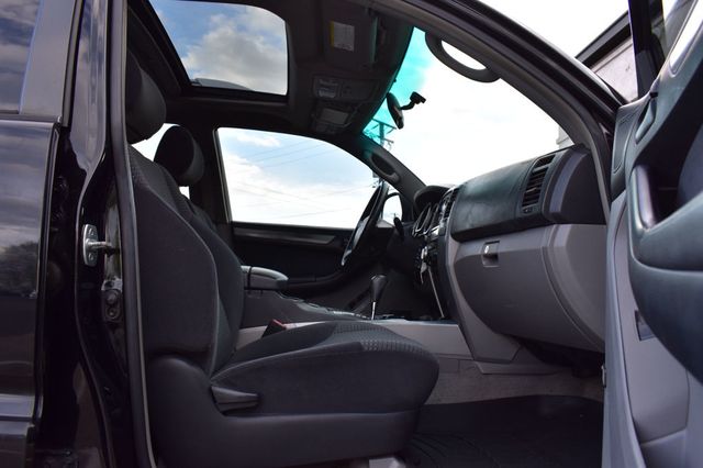 2004 Toyota 4Runner 4dr SR5 V8 Automatic 4WD - 23009054 - 18