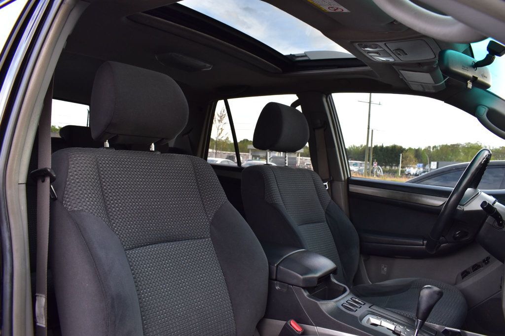 2004 Toyota 4Runner 4dr SR5 V8 Automatic 4WD - 23009054 - 20