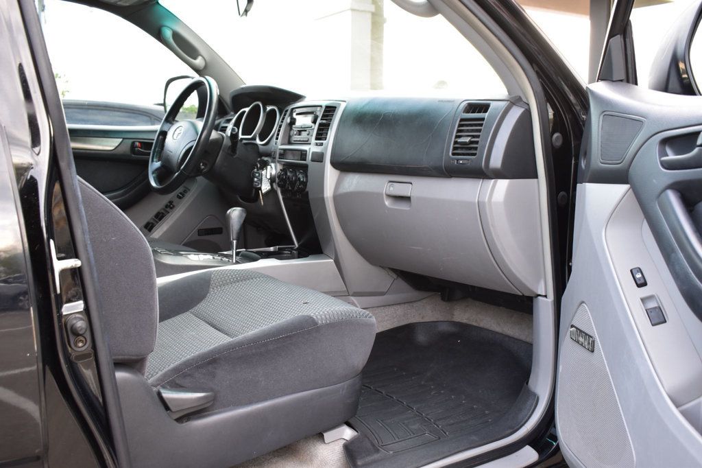 2004 Toyota 4Runner 4dr SR5 V8 Automatic 4WD - 23009054 - 21