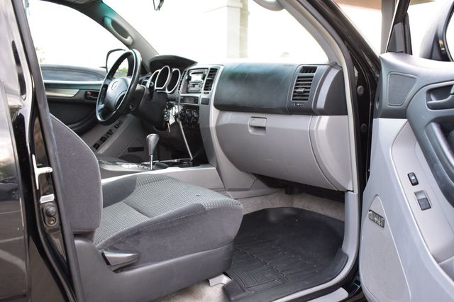 2004 Toyota 4Runner 4dr SR5 V8 Automatic 4WD - 23009054 - 21