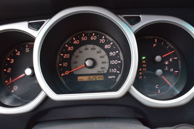 2004 Toyota 4Runner 4dr SR5 V8 Automatic 4WD - 23009054 - 29