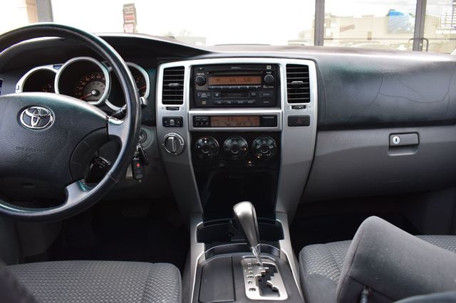 2004 Toyota 4Runner 4dr SR5 V8 Automatic 4WD - 23009054 - 30