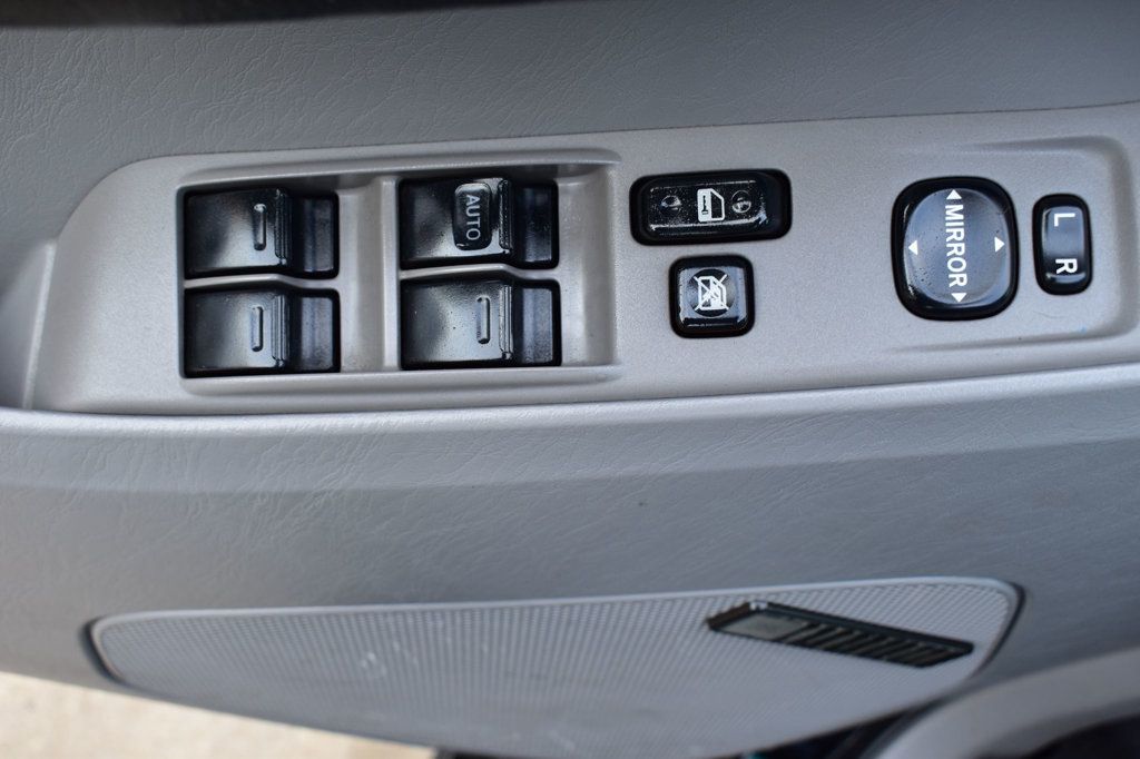 2004 Toyota 4Runner 4dr SR5 V8 Automatic 4WD - 23009054 - 48