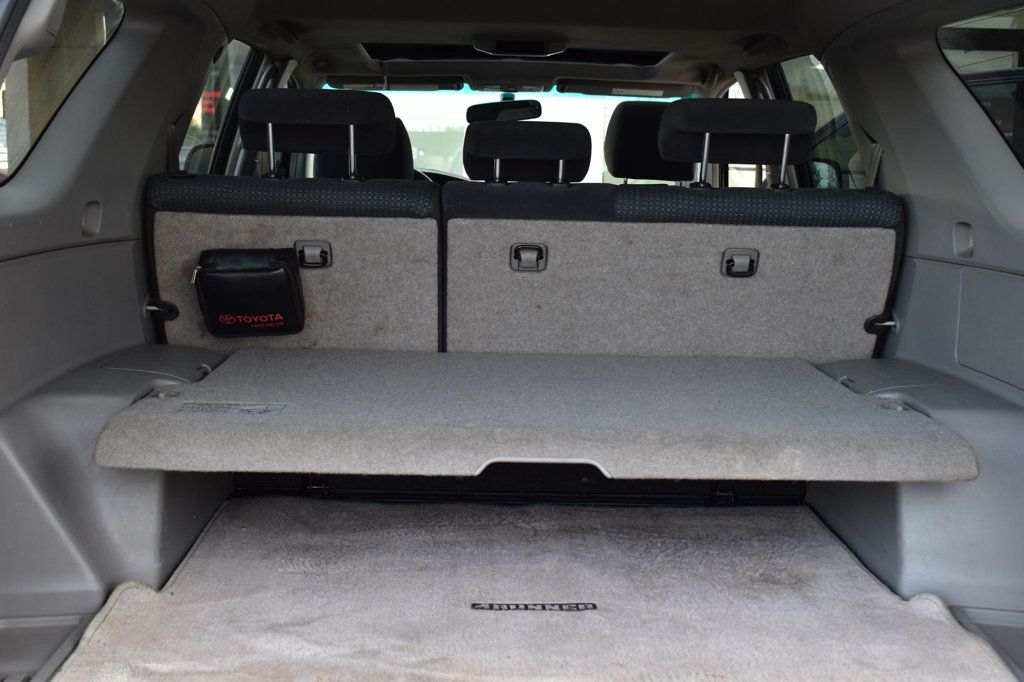 2004 Toyota 4Runner 4dr SR5 V8 Automatic 4WD - 23009054 - 64