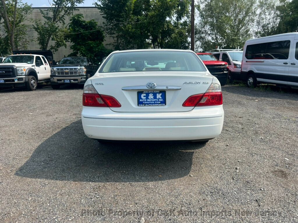 2004 Toyota Avalon XLS Premium photo 11