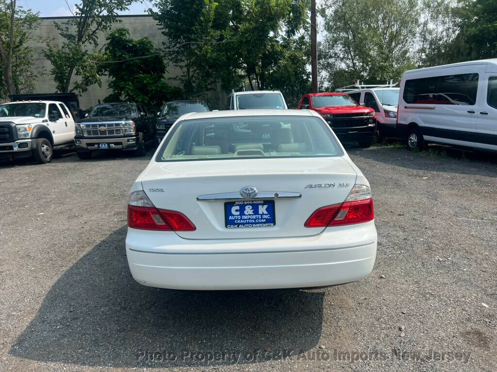 2004 Toyota Avalon XLS Premium photo 12