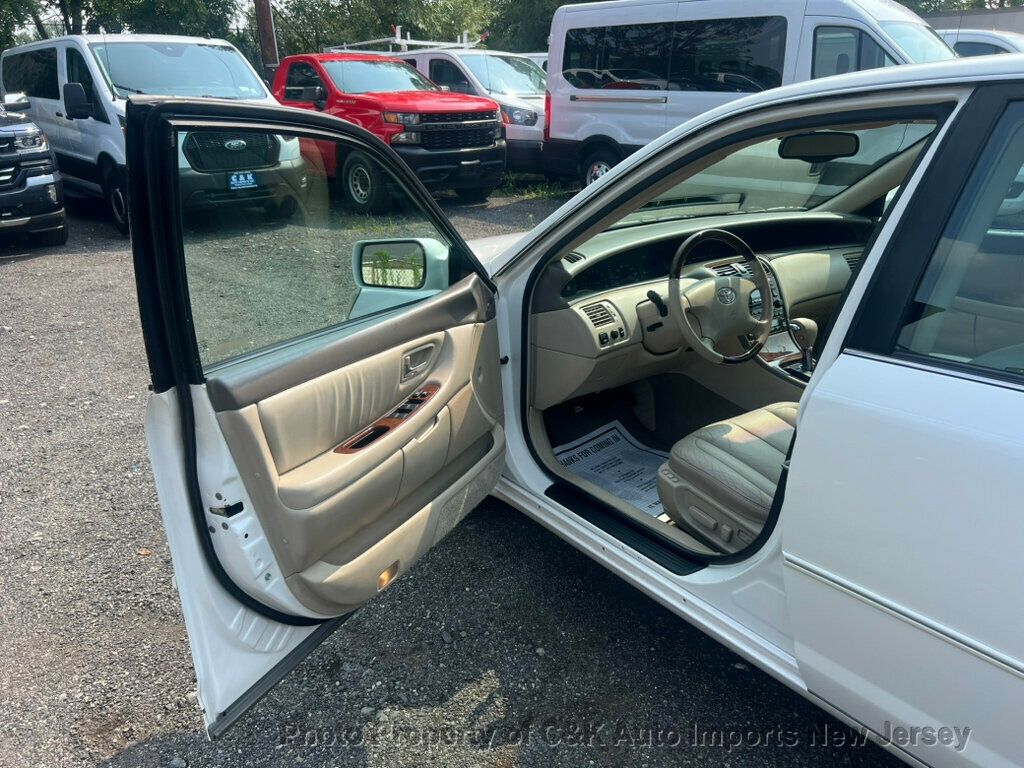 2004 Toyota Avalon XLS Premium photo 17