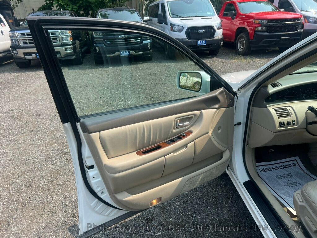 2004 Toyota Avalon XLS Premium photo 18