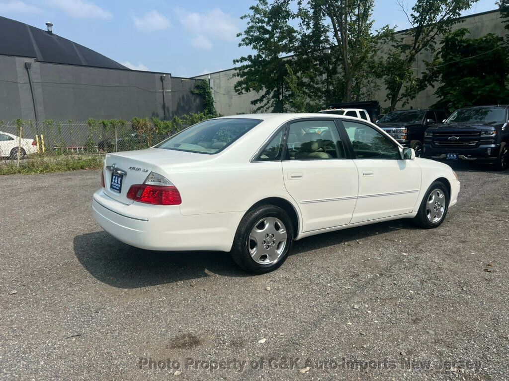 2004 Toyota Avalon XLS Premium photo 9